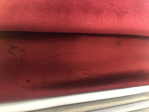 ברונו כורסת המתנה מעוצבת רגל מתכת שחורה ריפוד בד קטיפה