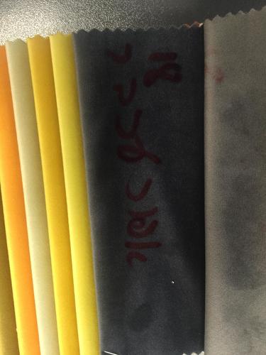 ברונו כורסת המתנה מעוצבת רגל מתכת שחורה ריפוד בד קטיפה