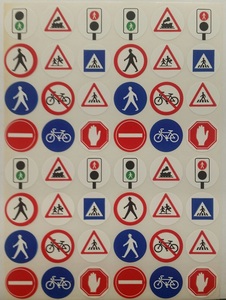 מדבקות תמרורים זהירות בדרכים 