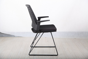 דדו כסא אירוח מעוצב רגל מתכת שחורה מושב בד שחור גב פלסטיק שחור מיליון כסאות