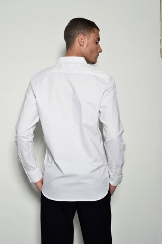 חולצת גברים עם כיס וקלפה לבנה