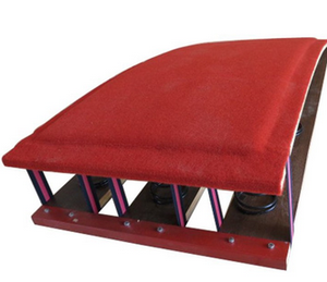 מקפצה מעץ מרופדת PACE