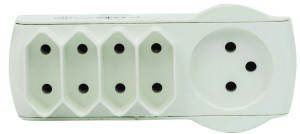 מפצל משולב ל-5 בתי תקע דו פיניים ושקע תלת פיני