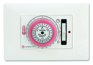 שעון סטטוס ON קוצב זמן 24 שעות לדוד. מאפשר חיווי מלא למצבי פעולת הדוד (GRASSLIN).