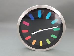 שעון קיר צבעוני