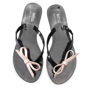 כפכפי אצבע בצבע שחור פפיון בצד | 35-42 | 32626 Melissa