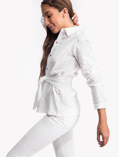 חולצה מכופתרת קשירה