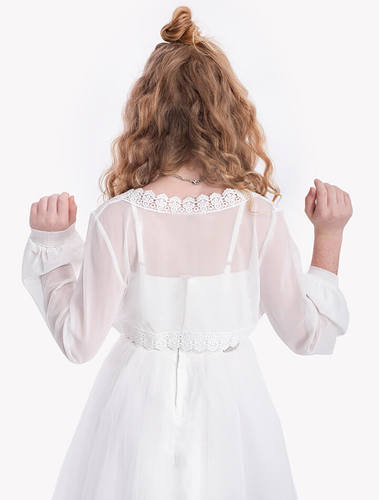 בולרו עם סרט תחרה