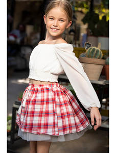 חצאית מיני קטנות