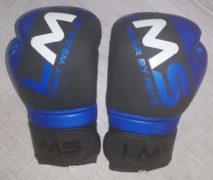 כפפות איגרוף BOXING GLOVES IN PU LMS 10 OZ BLACK/WHITE/BLUE Pace
