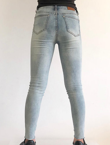 ג'ינס סקיני רוכסן