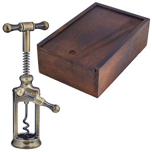 פותחן יין רטרו מנחושת בקופסאת עץ מהודרת גימיק מתנות