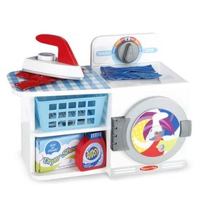 מכונת כביסה וגיהוץ מעץ