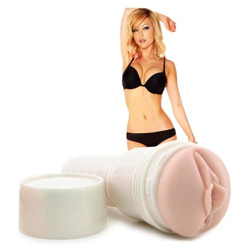 פלאשלייט כוכבת סקס – fleshlight Kayden Kross