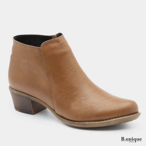 מגפונים לנשים מעור בצבע קאמל B.unique