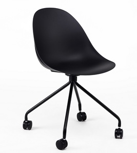 רוברטו כסא אירוח מעוצב - דגם רוברטו מיליון כסאות