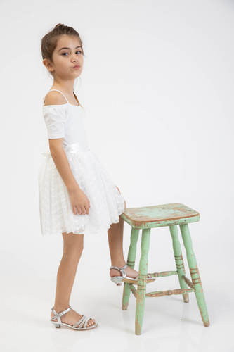 שמלת אוף שולדרס