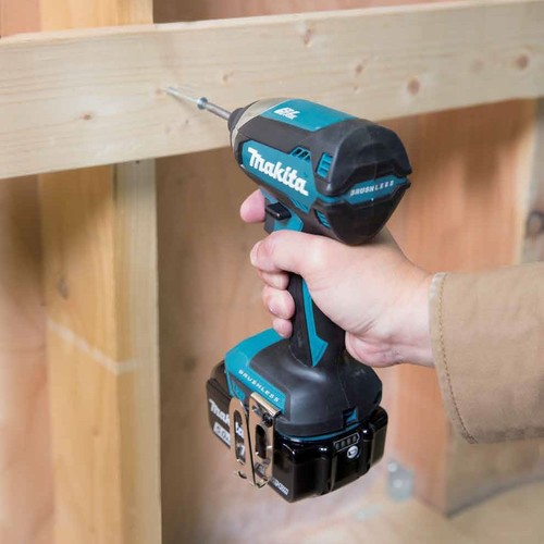 מברגת אימפקט 18V (גוף בלבד) Makita 