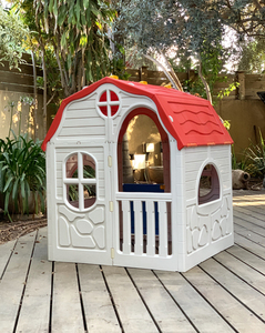 בית ילדים מתקפל מפלסטיק למרפסת או לחצר תוצרת ישראל מנגנון קיפול ייחודיי