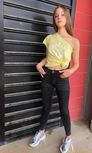 חולצה א-סימטרית