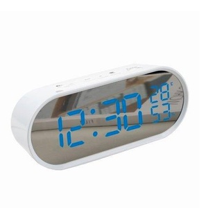 שעון מעורר עם רדיו