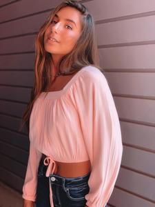 טופ מחשוף מרובע