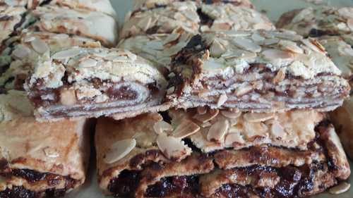 ממזייר במילוי תפוחים ותמרים- מאפה מזרח אירופאי