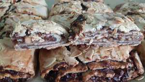 ממזייר במילוי תפוחים ותמרים- מאפה מזרח אירופאי