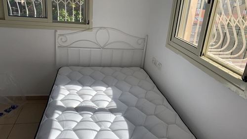 מיטת מתכת מאי