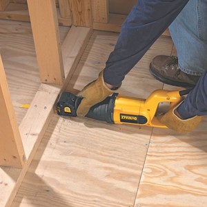 מסור חרב 1100W DeWALT DWE305PK