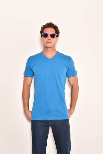 חולצת T צווארון V