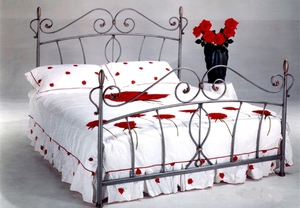 מיטת מתכת יהלום