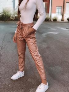 מכנסי דמוי עור קשירה