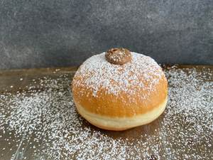 סופגנייה במילוי פרלינה שוקולד