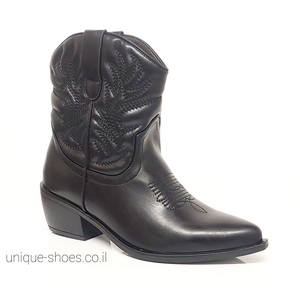 מגפונים בוקרים קצרים בצבע שחור | 36-41 | BIANKA