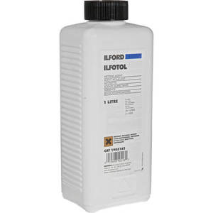 Ilford Ilfotol Wetting Agent  for Black & White Film & Paper - נוזל הרטבה 1 ליטר 