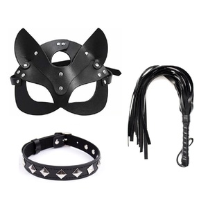 מסכה סקסית חתולה עם שוט וקולר