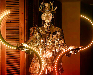 איילי מראה בשילוב אורות