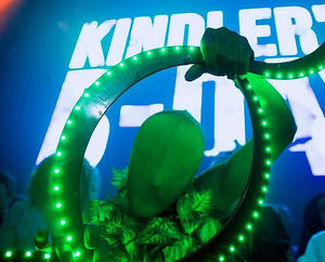 דמות הסוואה בשילוב אורות