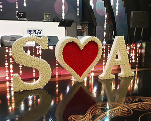 אותיות פרחים גבוהות