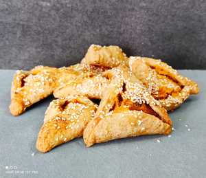 הומנטש גבינה מלוח