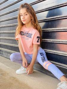 טייץ עם דפוס קולג׳