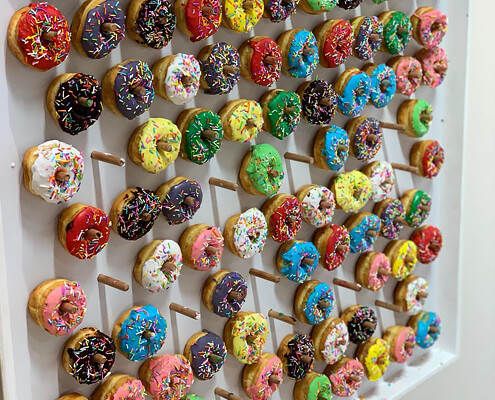 קיר דונאטס מעוצב