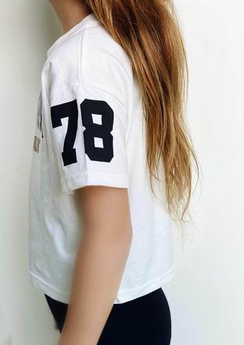 חולצת בוקס עם דפוס