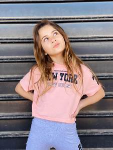 חולצת בוקס עם דפוס