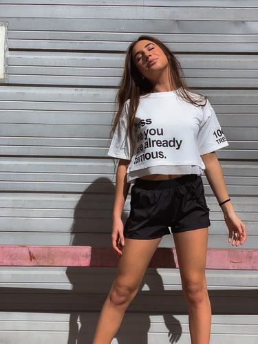 שורט ניילון עם שילוב רשת