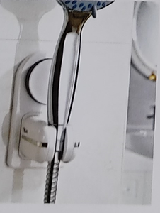 מחזיק מזלף בצבע לבן לתלייה בוואקום