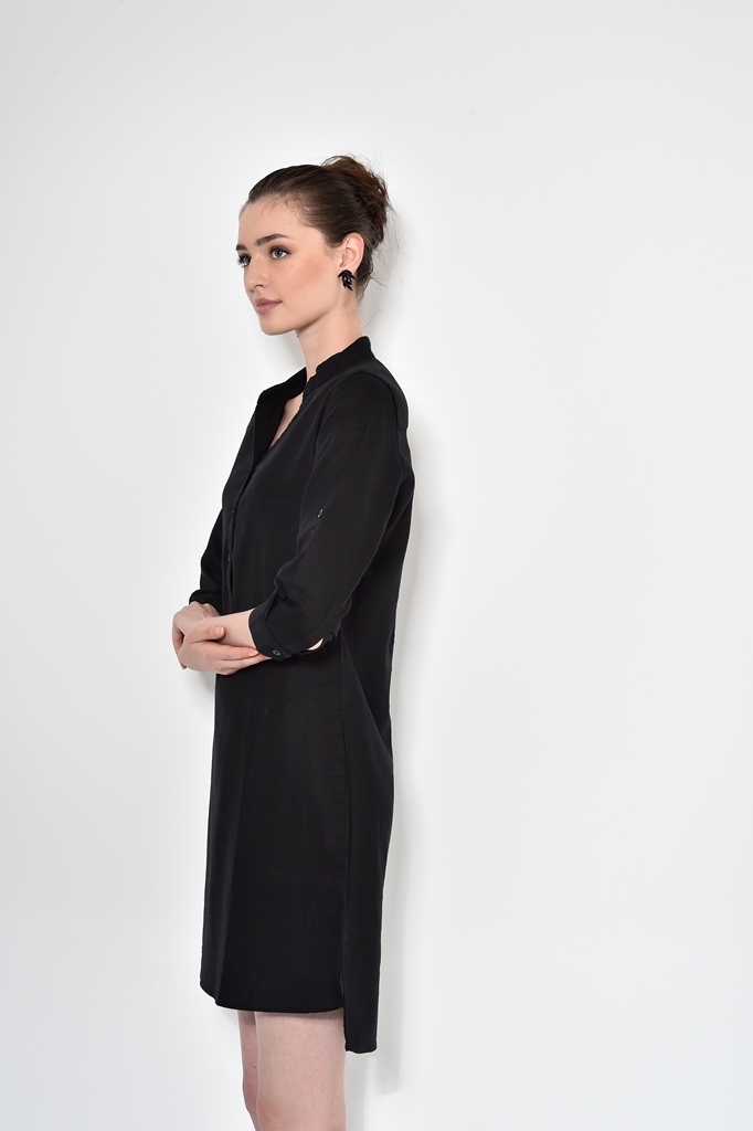 שמלה צווארון סיני שחורה