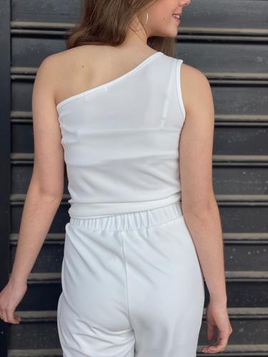 טופ א-סימטרי עם קשר