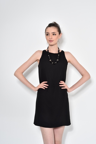 שמלת שיפון ללא שרוולים שחורה